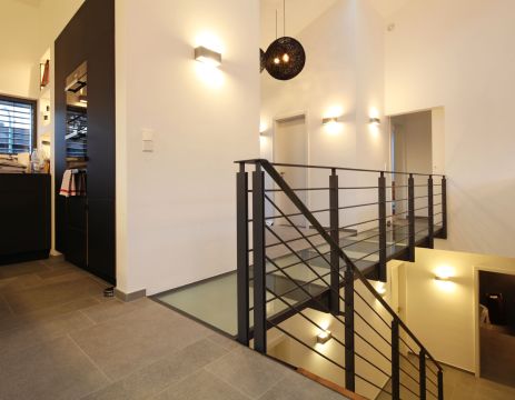 Glasboden und Treppe